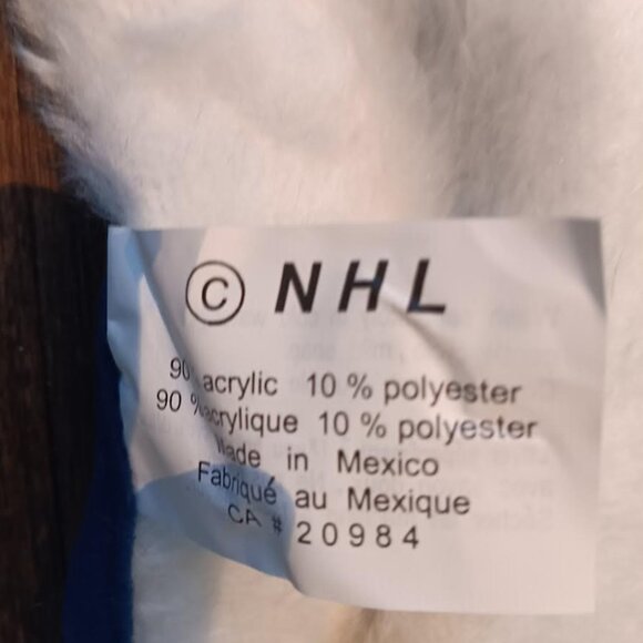 Toronto Maple Leafs NHL Fleece Throw Blanket 🍎 - Picture 6 of 6